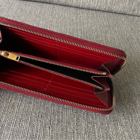 💯 Authentic YSL Chevron Pebble Leather Long Wallet - Picture 5 of 13